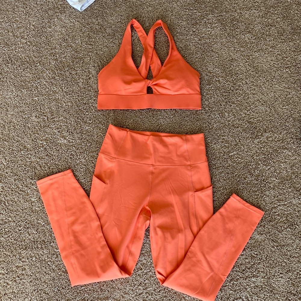 Fabletics Oasis Twist Bra and leggings set